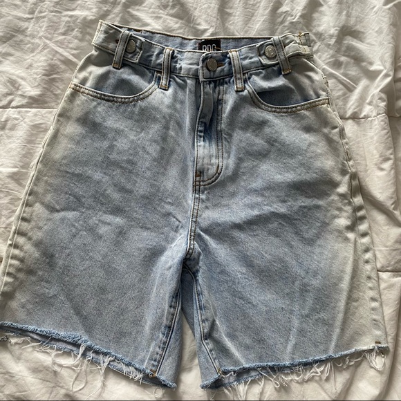 Urban Outfitters BDG Frayed Denim Shorts - Picture 3 of 6